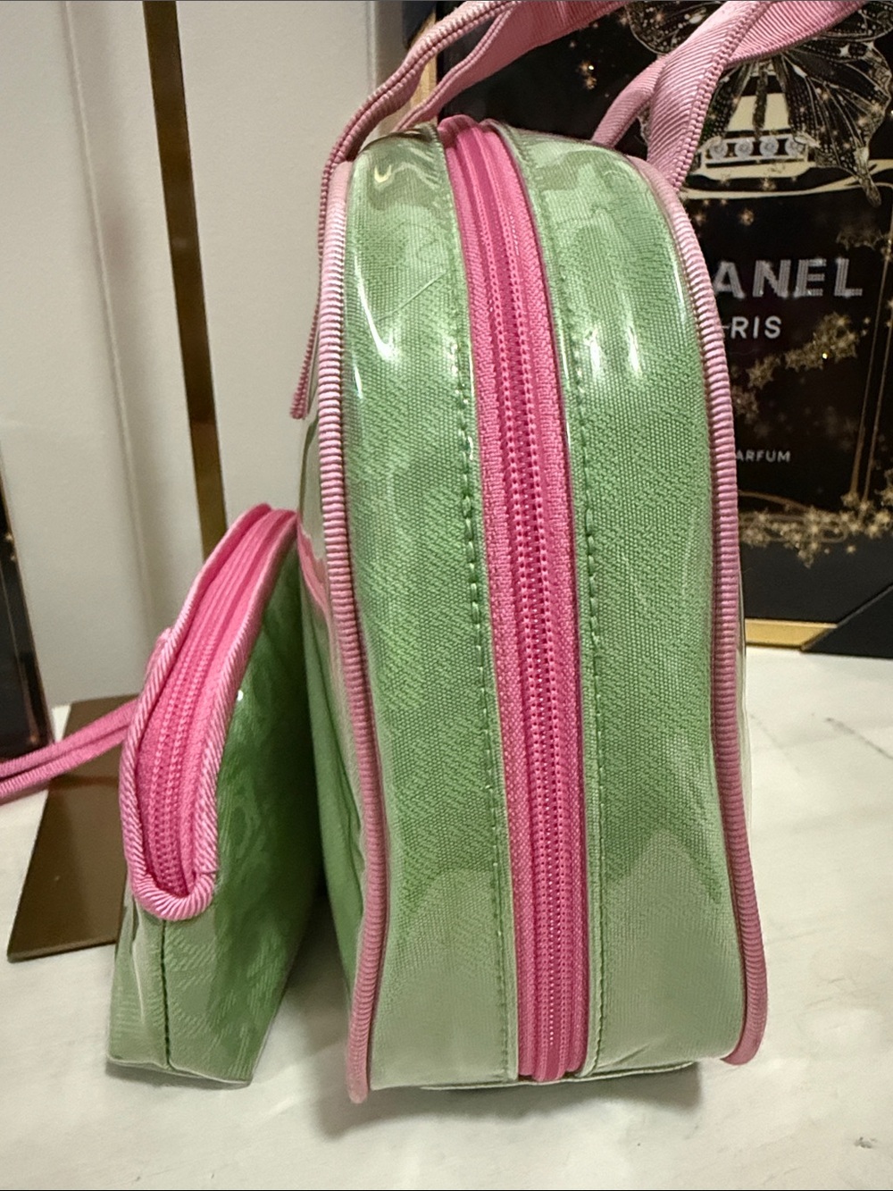 Liz Claiborne Green and Pink Cosmetic Tote with Matching Wristlet - Picture 10 of 10